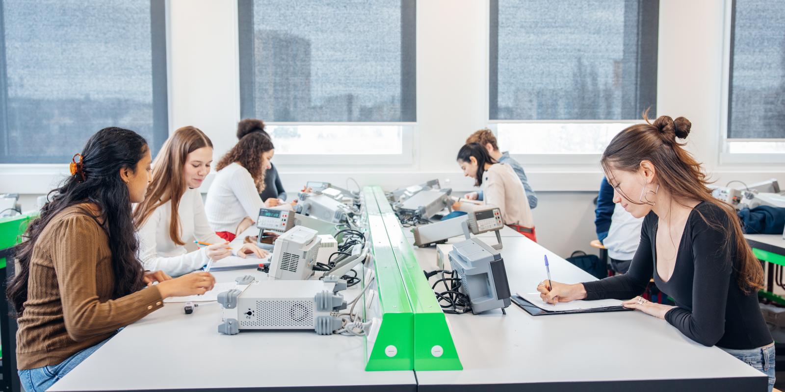 Visuels Diplomeo Cachan